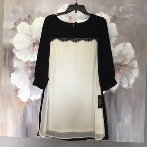 Black and white 3/4 sleeve dress